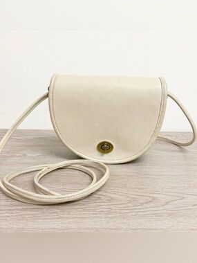 Vintage Coach Mini Saddle Pouch Cream Leather USA Minimalist Crossbody Bag
